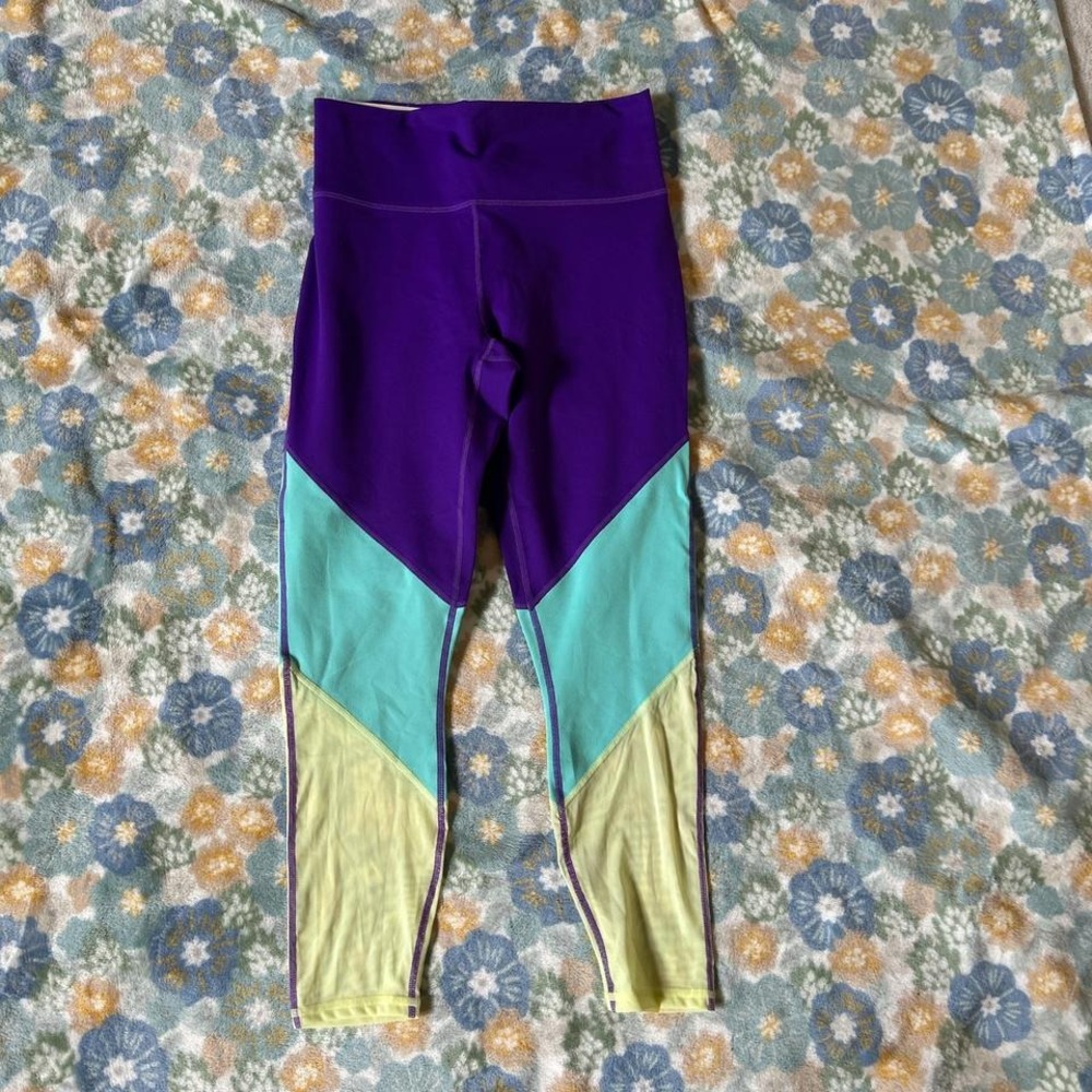 Fabletics Zone high waisted 7/8 women's medium mesh leggings NWT